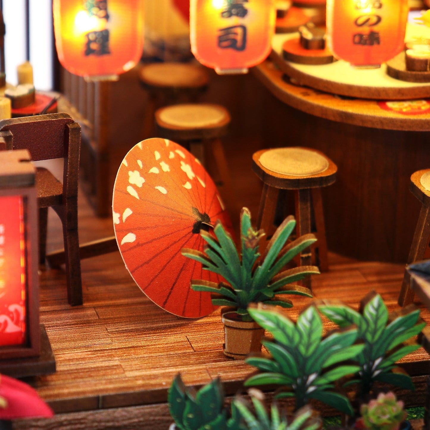 Sushi House DIY miniature house kit paper umbrella and plant detail