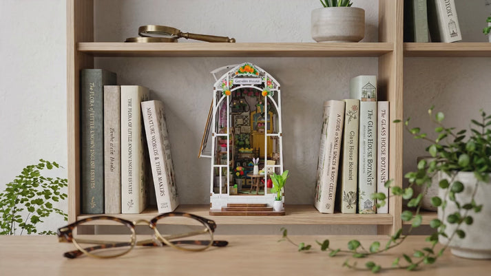 Soothee DIY Miniature House Kit | Garden House