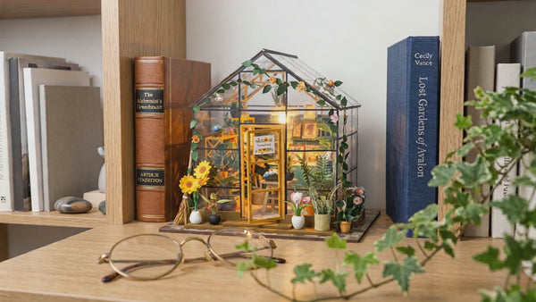 Soothee DIY Miniature House Kit | Sunshine Greenhouse