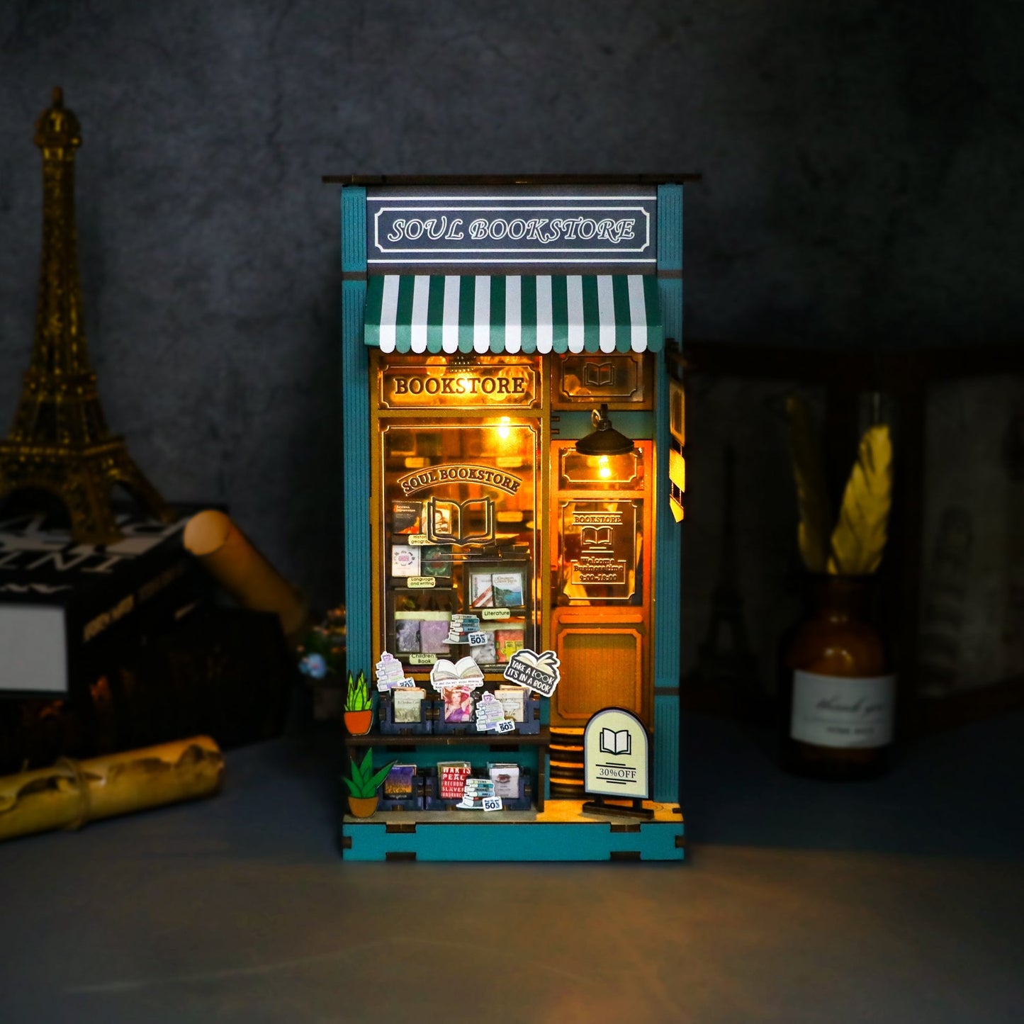 Soul Bookstore DIY book nook kit gramophone and book detail